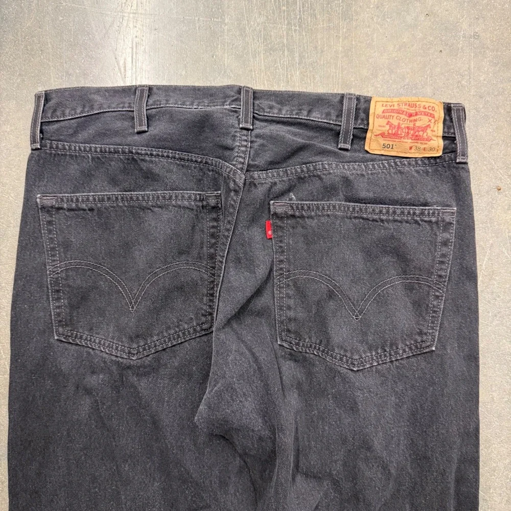 Vintage Levis 501 Mens Black Jeans Straight Leg Button Fly Denim 38x30